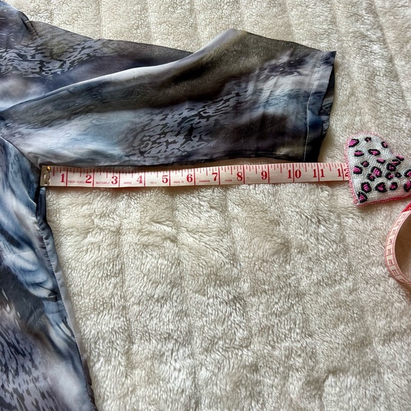 Ladies Red Coral Collections Sheer Duster - Picture 10 of 12